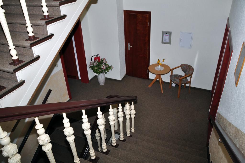 Hotel Am Hohen Schwarm Saalfeld Saale Dış mekan fotoğraf