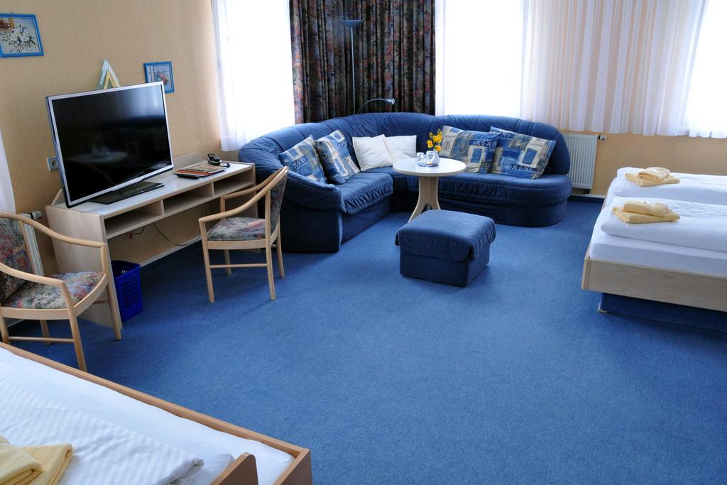 Hotel Am Hohen Schwarm Saalfeld Saale Dış mekan fotoğraf