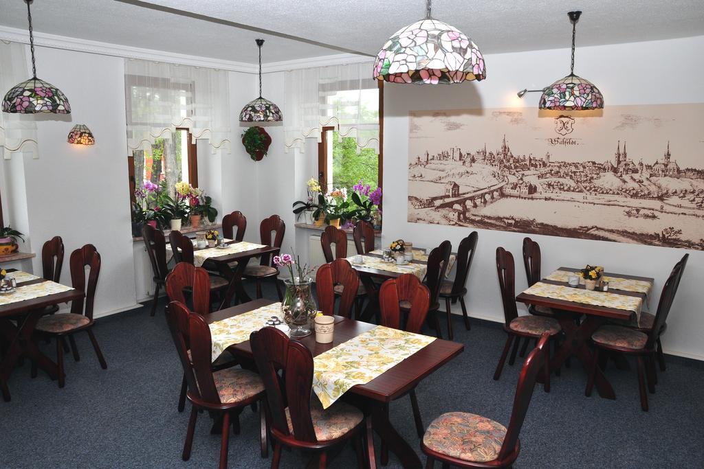 Hotel Am Hohen Schwarm Saalfeld Saale Dış mekan fotoğraf