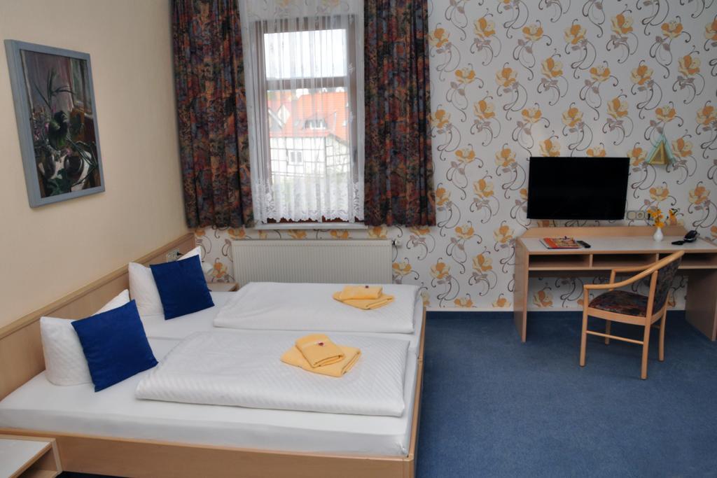 Hotel Am Hohen Schwarm Saalfeld Saale Oda fotoğraf