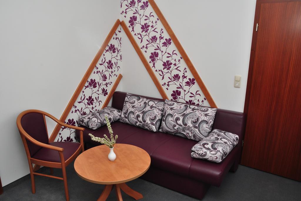 Hotel Am Hohen Schwarm Saalfeld Saale Oda fotoğraf