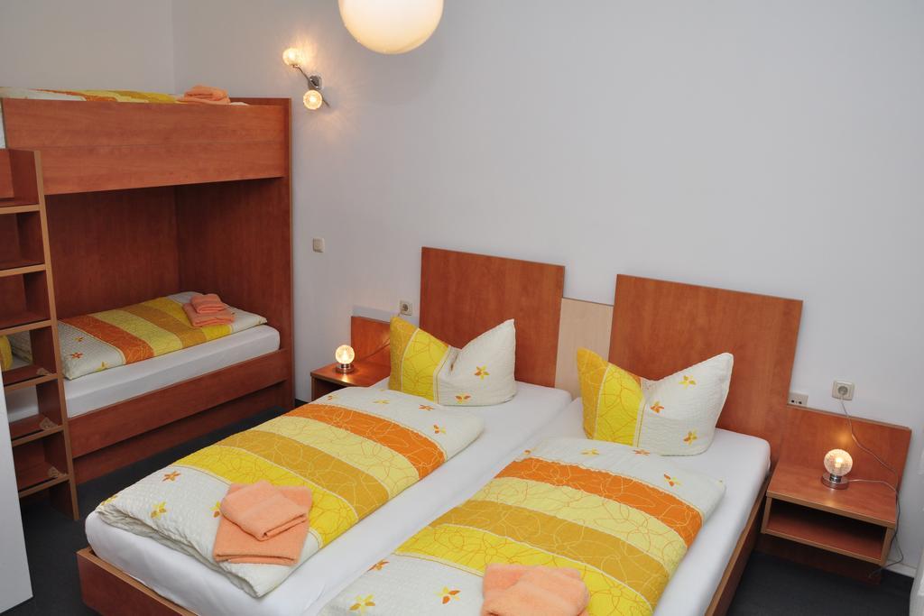 Hotel Am Hohen Schwarm Saalfeld Saale Dış mekan fotoğraf