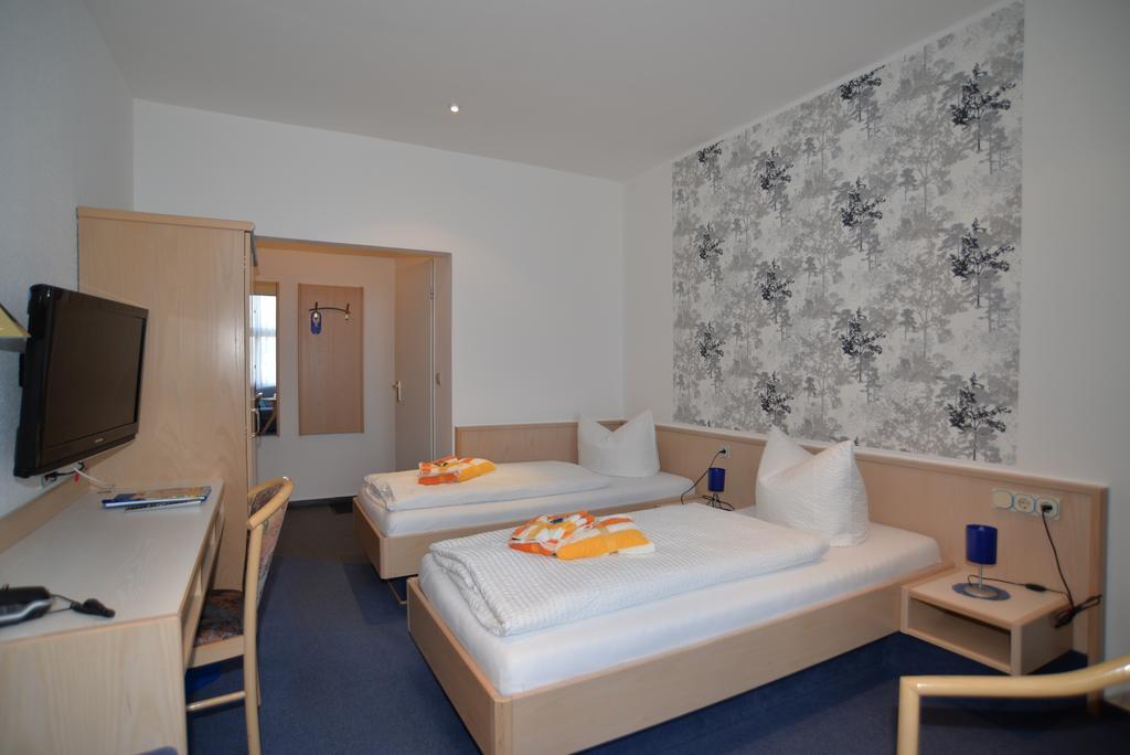 Hotel Am Hohen Schwarm Saalfeld Saale Dış mekan fotoğraf